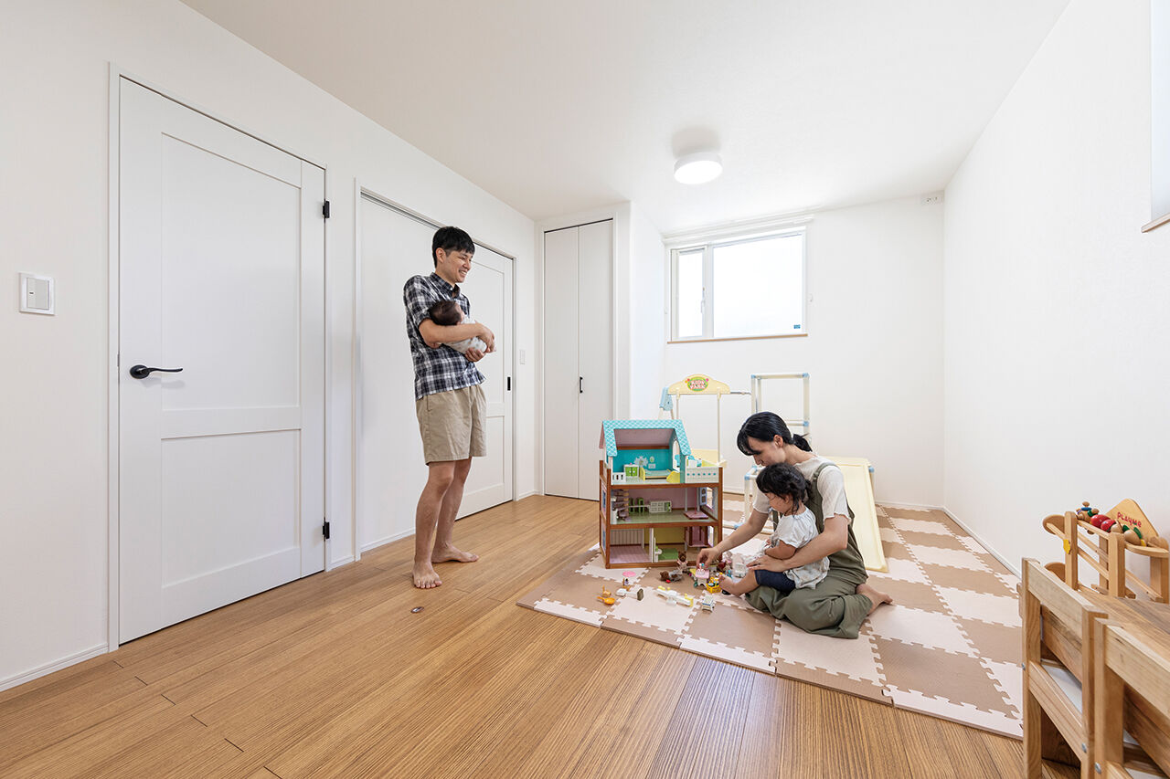 一級建築士事務所　フォルム 【2000万円台／延床31.8坪／2階リビング／家事動線／収納充実】シンプルで清々しい。勾配天井の心地よい家の建築実例画像9