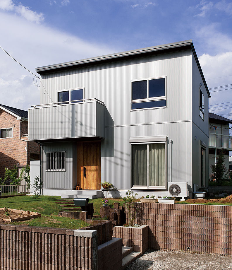 よしこホーム 【25坪/1211万円/吹き抜け/間取り有】25坪とは思えない開放感で吹き抜けと無垢が心地いいペットと暮らす家の建築実例画像