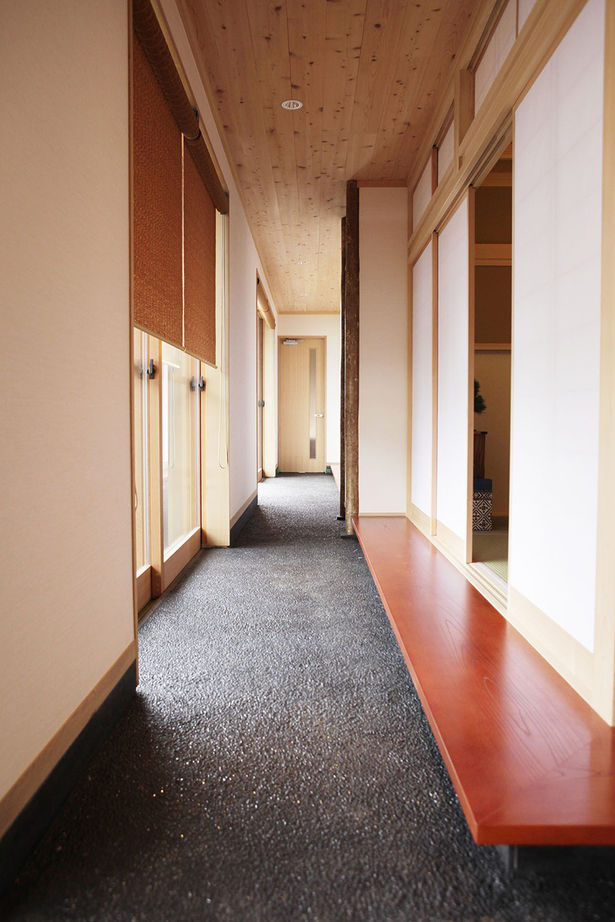 エステート白馬 【4000万円台|80坪台|吹き抜け】和の趣を大切に。大屋根の重厚感が印象的な外観の和モダンな家の建築実例画像3