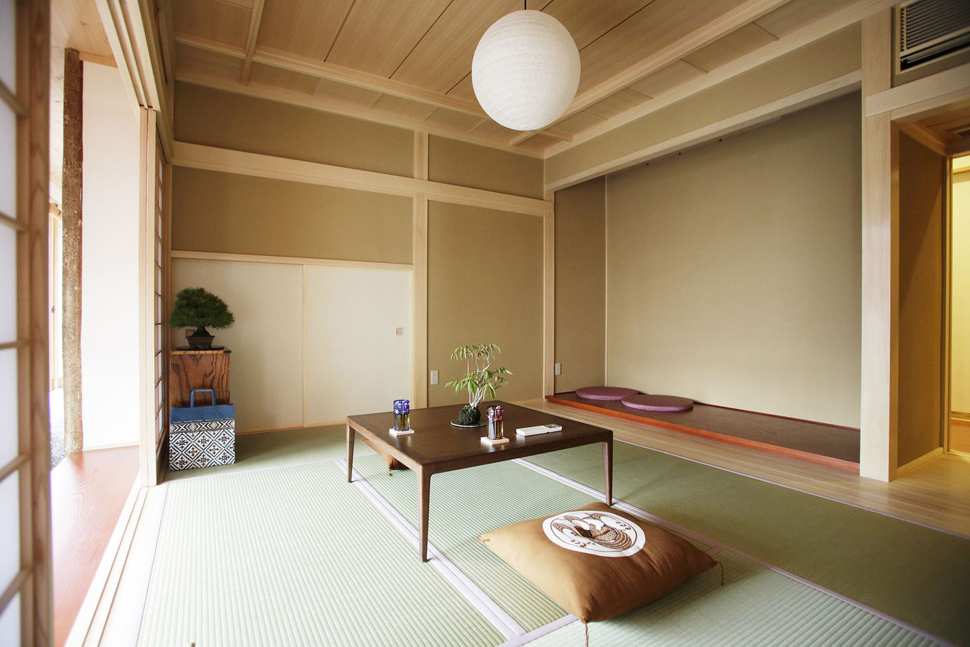 エステート白馬 【4000万円台|80坪台|吹き抜け】和の趣を大切に。大屋根の重厚感が印象的な外観の和モダンな家の建築実例画像7