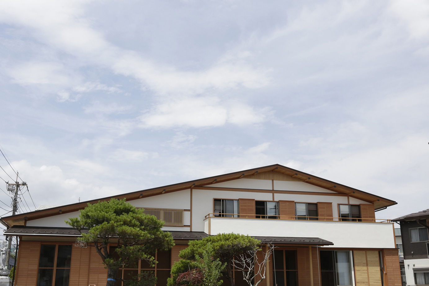 エステート白馬 【4000万円台|80坪台|吹き抜け】和の趣を大切に。大屋根の重厚感が印象的な外観の和モダンな家の建築実例画像10