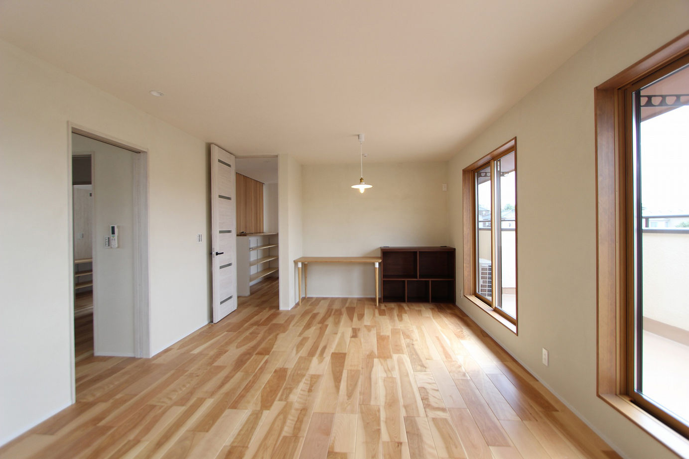 エステート白馬 【1000万円台|50坪台|三世帯住宅】大きな開口から庭を楽しむ。木の香り、質感、温もりを楽しむ心地よい家の建築実例画像6