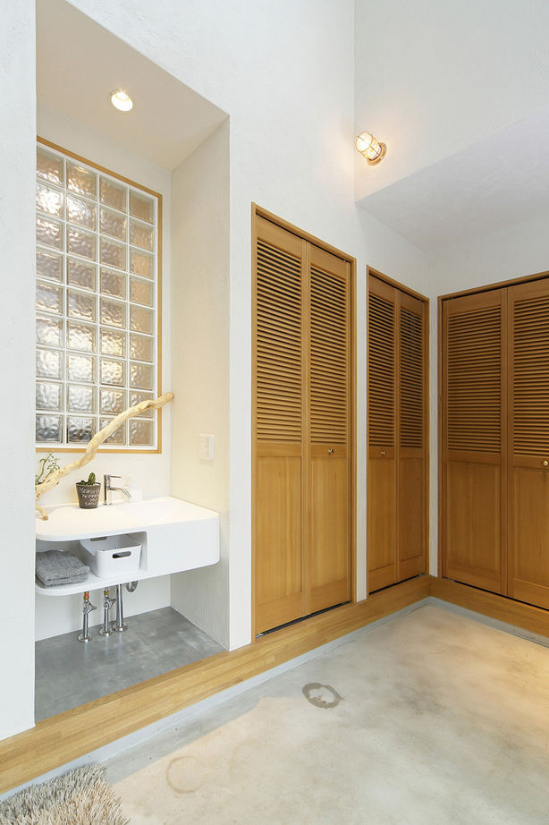 エステート白馬 【2000万円台|30坪台】吹き抜けの土間玄関が開放的。ガルバリウムと木を組み合わせたスタイリッシュな家の建築実例画像10