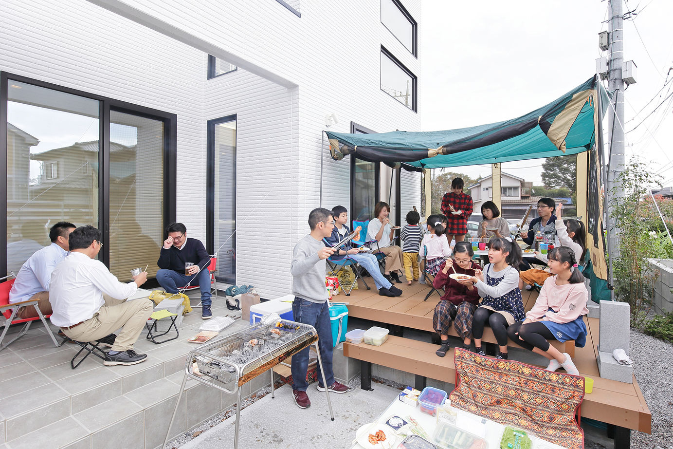 エステート白馬 【2000万円台|30坪台】吹き抜け＋高窓で光を取り込み、開放的。遊び心いっぱいの人が集まるにぎわいの家の建築実例画像2