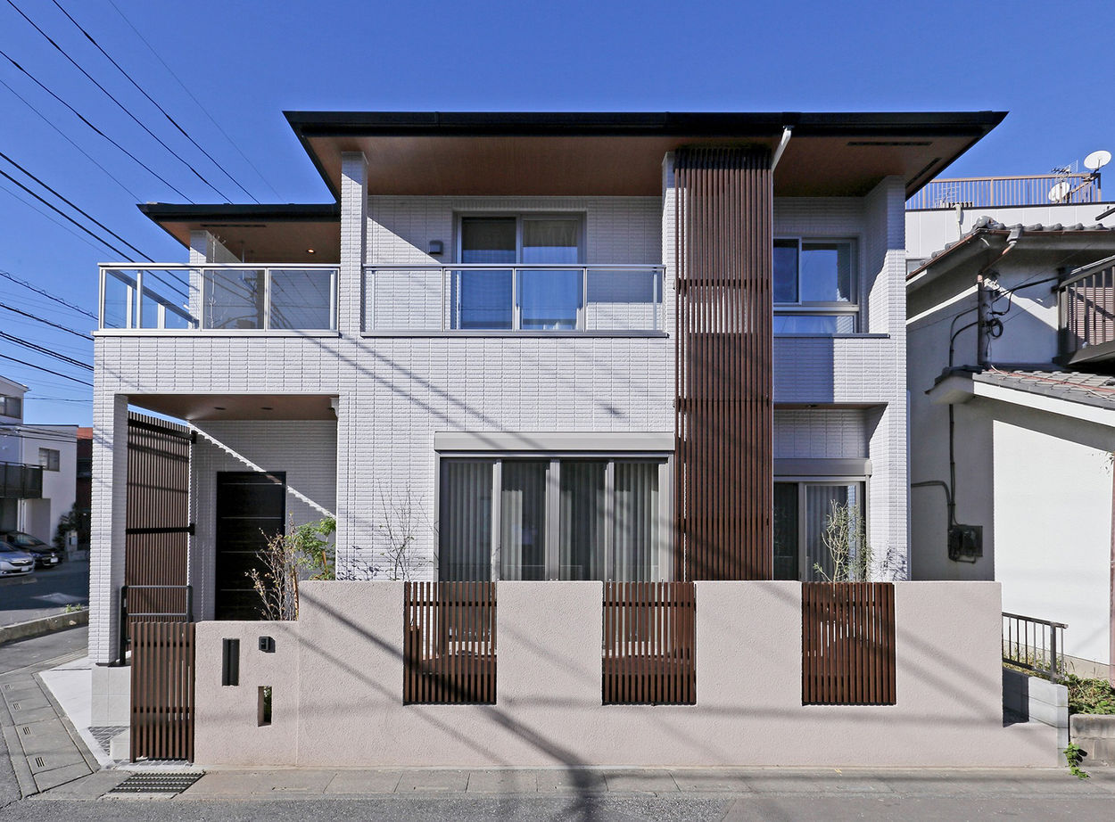 エステート白馬 【2000万円台|30坪台】吹き抜けを通して家族が繋がる。開放感いっぱいの空間で子育てを楽しむ住まいの建築実例画像2