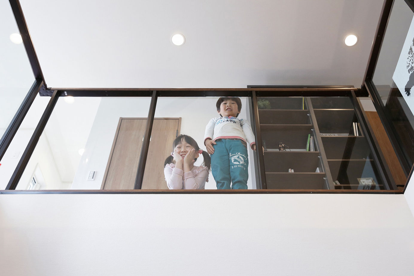 エステート白馬 【2000万円台|30坪台】吹き抜けを通して家族が繋がる。開放感いっぱいの空間で子育てを楽しむ住まいの建築実例画像7