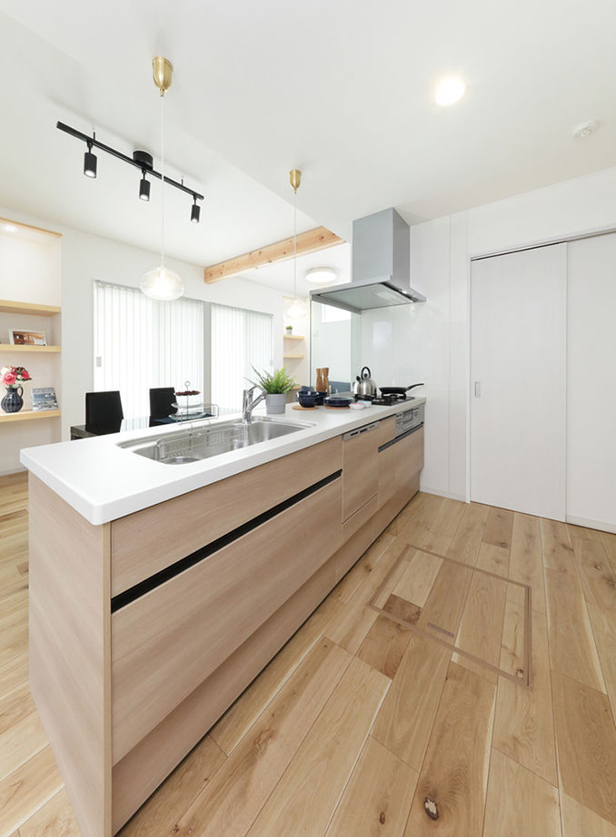 エステート白馬 【2000万円台|30坪台|ZEH】フルオープンキッチンで家族の会話も弾む。家事ラクの間取りが嬉しいエコハウスの建築実例画像3