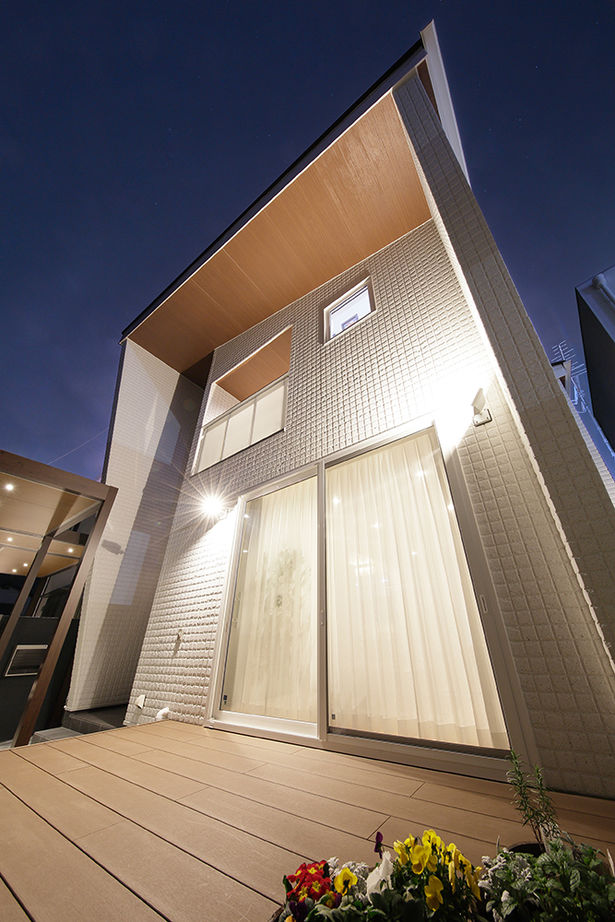 エステート白馬 【2000万円台|30坪台|吹き抜け】空間を緩やかに繋げ、どこにいても家族の気配を感じる、陽光差し込む家の建築実例画像2