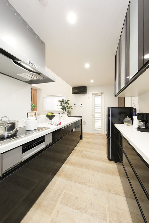 エステート白馬 【2000万円台|30坪台|吹き抜け】空間を緩やかに繋げ、どこにいても家族の気配を感じる、陽光差し込む家の建築実例画像5