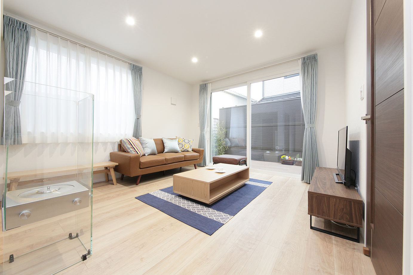 エステート白馬 【2000万円台|30坪台|吹き抜け】空間を緩やかに繋げ、どこにいても家族の気配を感じる、陽光差し込む家の建築実例画像6