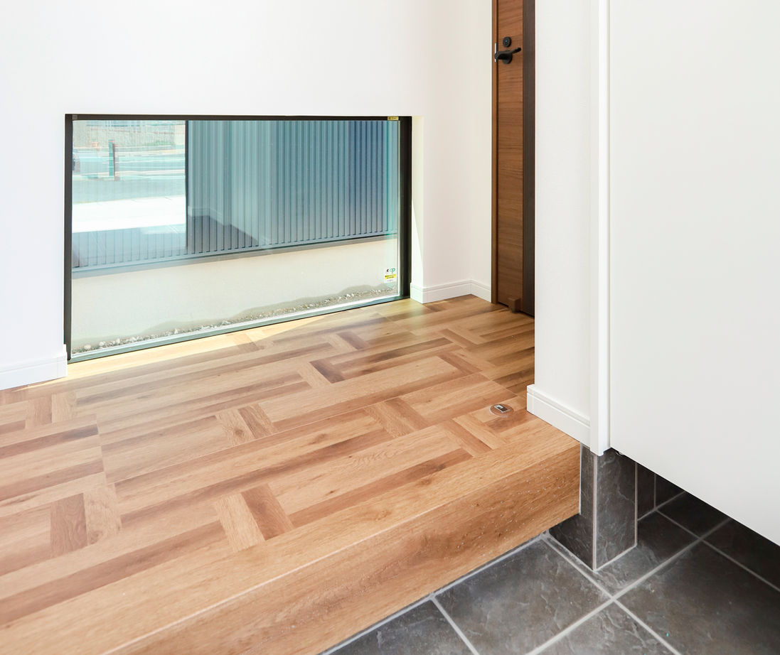 天然木の家　HODAKA 一級建築士事務所 【京都/スケルトン階段/造作洗面】ガルバリウム張り、デコボコしたフォルム。個性的な外観でおしゃれを追求の建築実例画像10