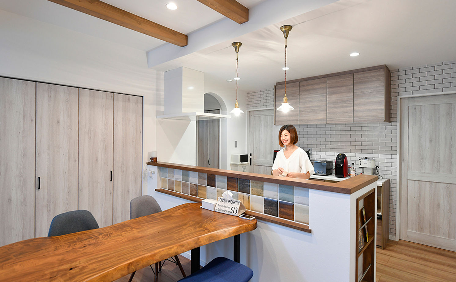 天然木の家　HODAKA 一級建築士事務所 【京都/ガルバリウム/家事スペース】スキップフロアやロフト、タイルと天然木、大人の玉手箱のような家の建築実例画像8