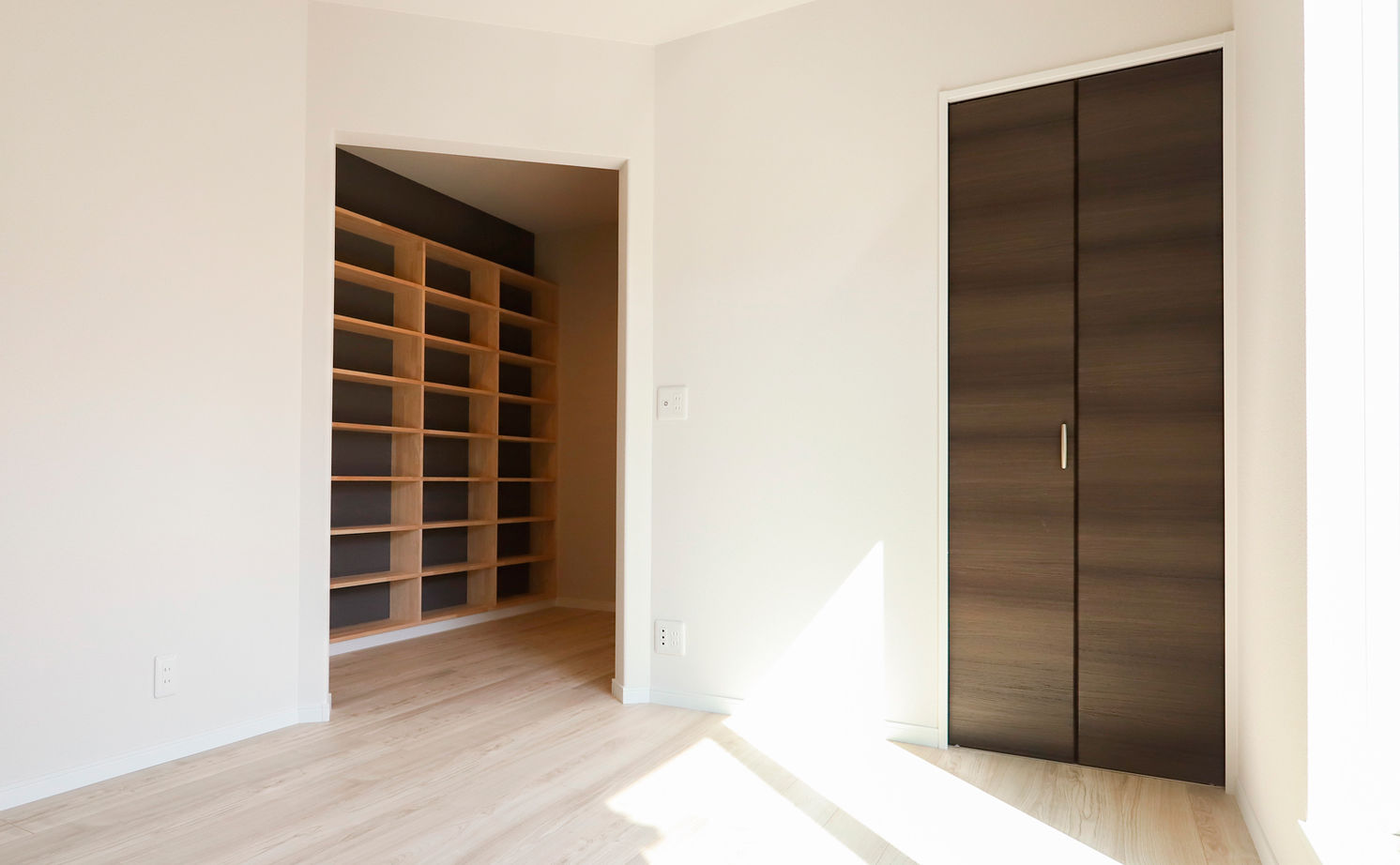 天然木の家　HODAKA 一級建築士事務所 【京都/吹抜け/化粧梁】スーモカウンターで紹介され、耐震性や天然木、紹介された土地が気に入りほぼ即決の建築実例画像3