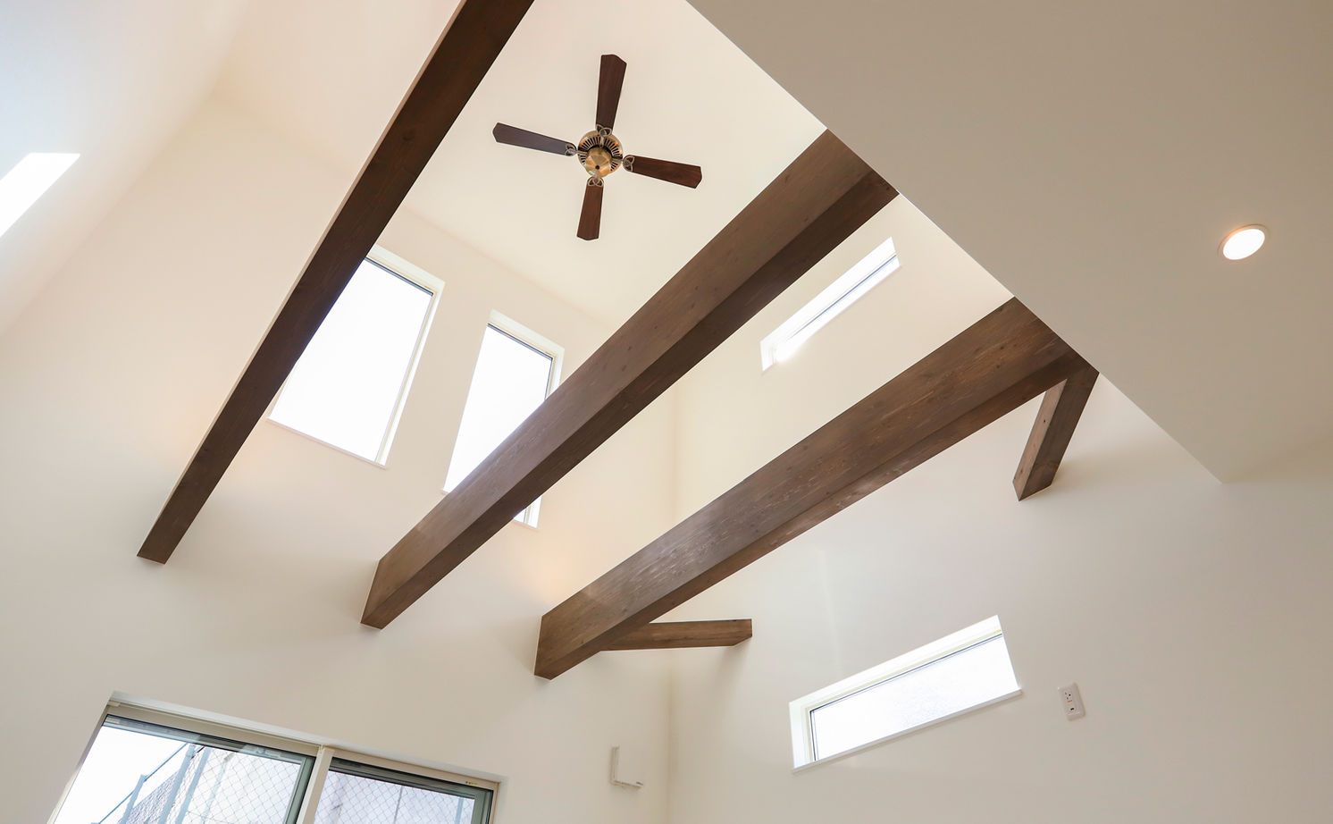 天然木の家　HODAKA 一級建築士事務所 【京都/吹抜け/化粧梁】スーモカウンターで紹介され、耐震性や天然木、紹介された土地が気に入りほぼ即決の建築実例画像12