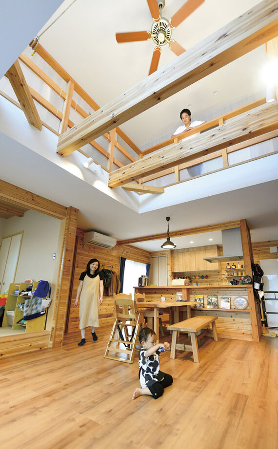 天然木の家　HODAKA 一級建築士事務所 【木の家/吹抜け/飾り柱/京都】好きなログハウスに学んだ木の香りのする家。施主と大工の熱意が結集した家の建築実例画像3
