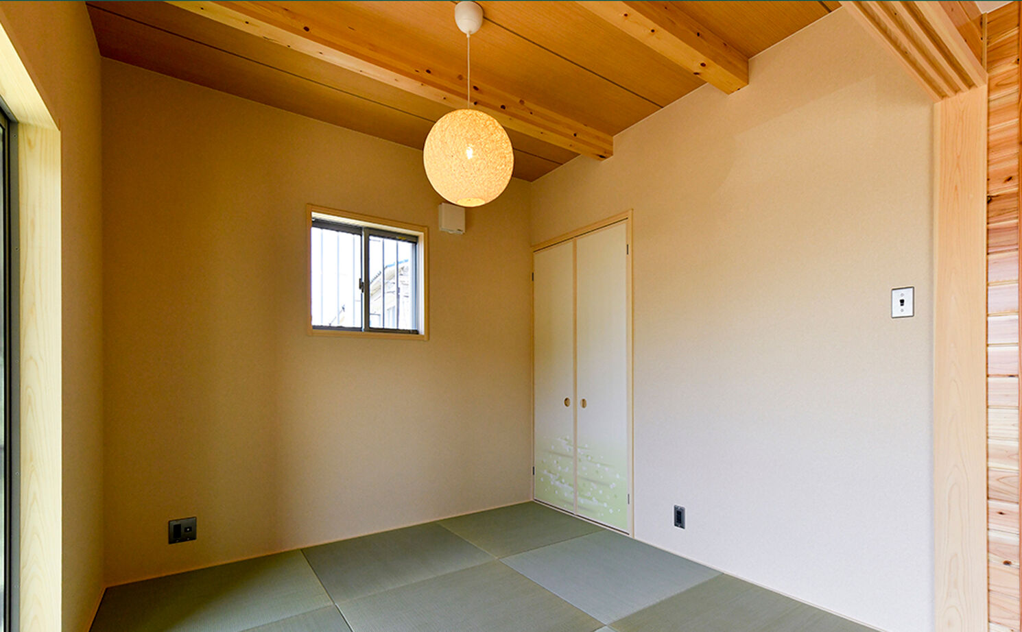 天然木の家　HODAKA 一級建築士事務所 【木の家/吹抜け/飾り柱/京都】好きなログハウスに学んだ木の香りのする家。施主と大工の熱意が結集した家の建築実例画像4