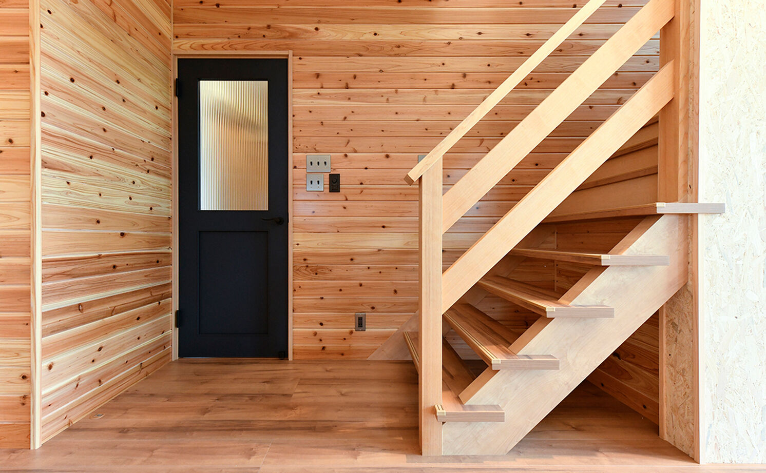 天然木の家　HODAKA 一級建築士事務所 【木の家/吹抜け/飾り柱/京都】好きなログハウスに学んだ木の香りのする家。施主と大工の熱意が結集した家の建築実例画像5