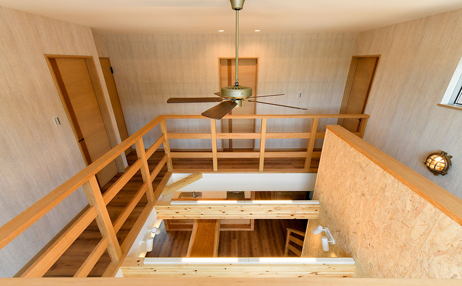 天然木の家　HODAKA 一級建築士事務所 【木の家/吹抜け/飾り柱/京都】好きなログハウスに学んだ木の香りのする家。施主と大工の熱意が結集した家の建築実例画像7