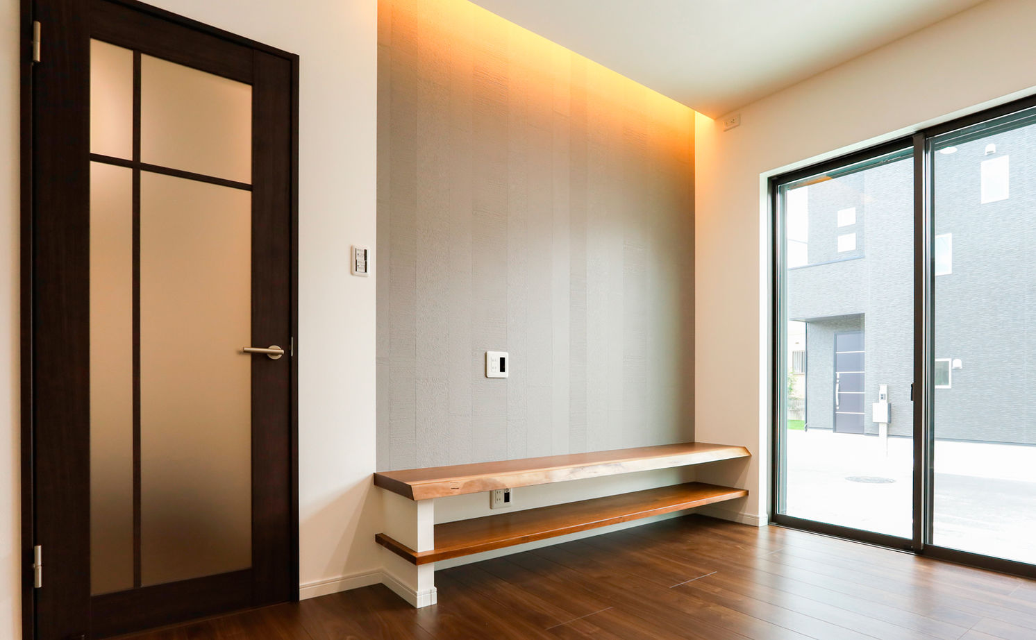 天然木の家　HODAKA 一級建築士事務所 【リビング階段/造作家具/収納充実/滋賀県】スーモカウンターに紹介され、丁寧な説明の担当営業と意気投合の建築実例画像2