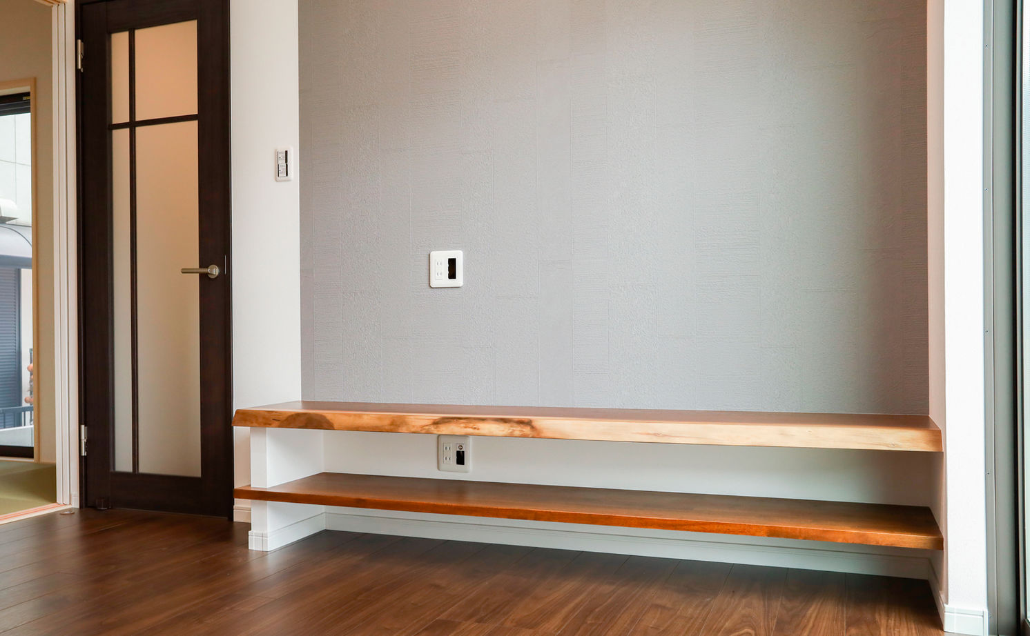 天然木の家　HODAKA 一級建築士事務所 【リビング階段/造作家具/収納充実/滋賀県】スーモカウンターに紹介され、丁寧な説明の担当営業と意気投合の建築実例画像3