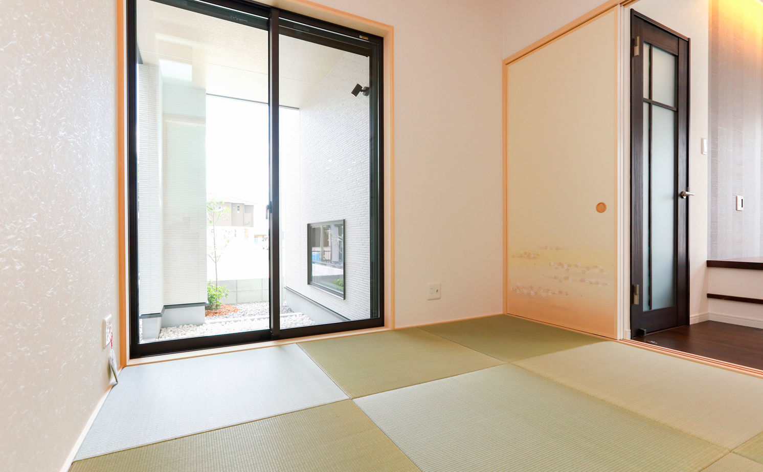 天然木の家　HODAKA 一級建築士事務所 【リビング階段/造作家具/収納充実/滋賀県】スーモカウンターに紹介され、丁寧な説明の担当営業と意気投合の建築実例画像5