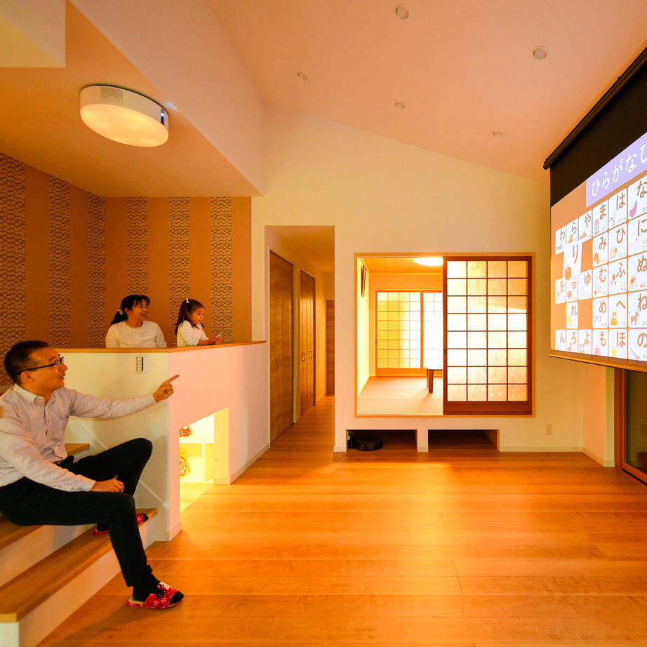 天然木の家　HODAKA 一級建築士事務所 【滋賀/平屋/間取り/家事動線/建替え】目が届く遊び場になればと、変化に富むスキップフロアを採用した平屋の建築実例画像10