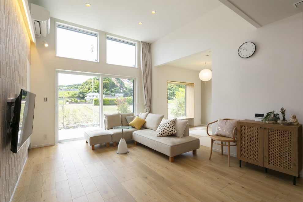 NEOデザインホーム 【平屋/書斎】景色をインテリアに取り込んだ、ピクチャーウィンドウのある平屋の建築実例画像3