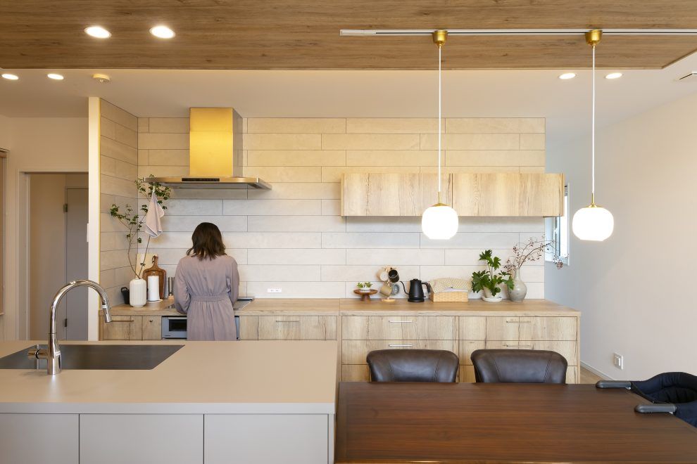 NEOデザインホーム 【平屋/書斎】景色をインテリアに取り込んだ、ピクチャーウィンドウのある平屋の建築実例画像5