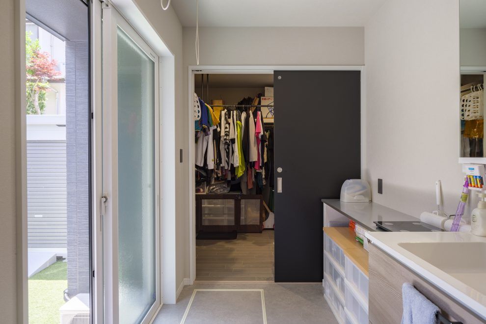 NEOデザインホーム 【ビルトインガレージ/収納充実】秀逸の暮らし動線 子育てに優しいガレージハウスの建築実例画像6