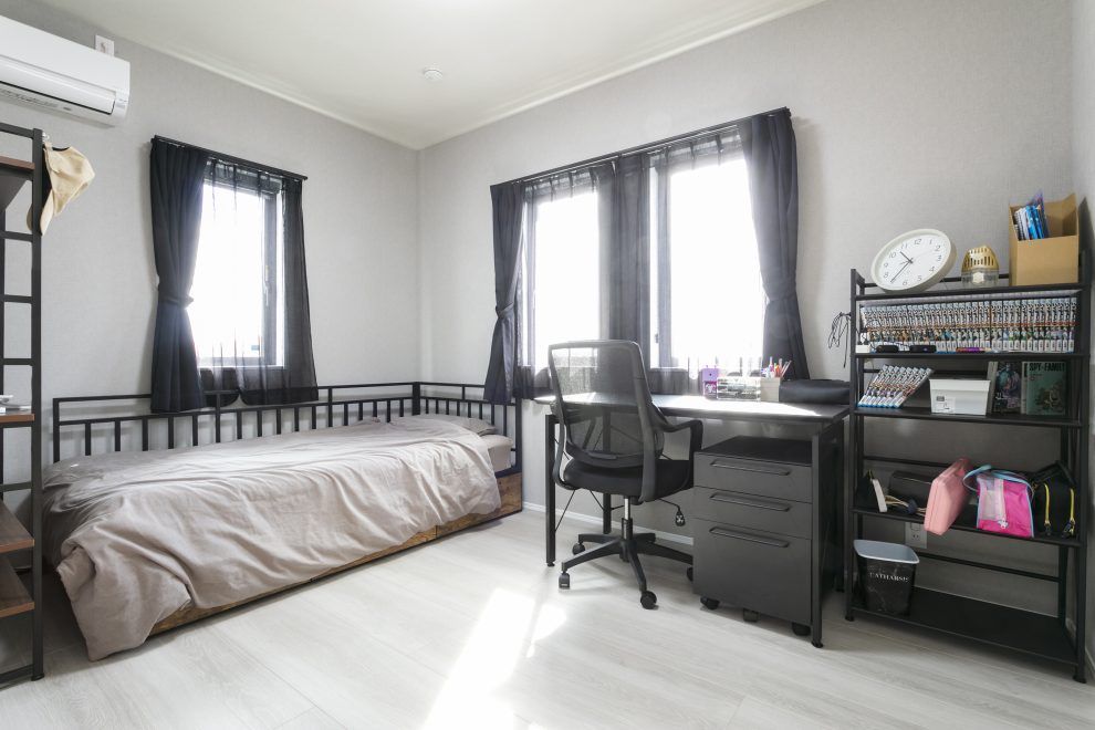 NEOデザインホーム 【バイクガレージ/収納充実】シンプルな中に個性が光る、バイクガレージのある家の建築実例画像6