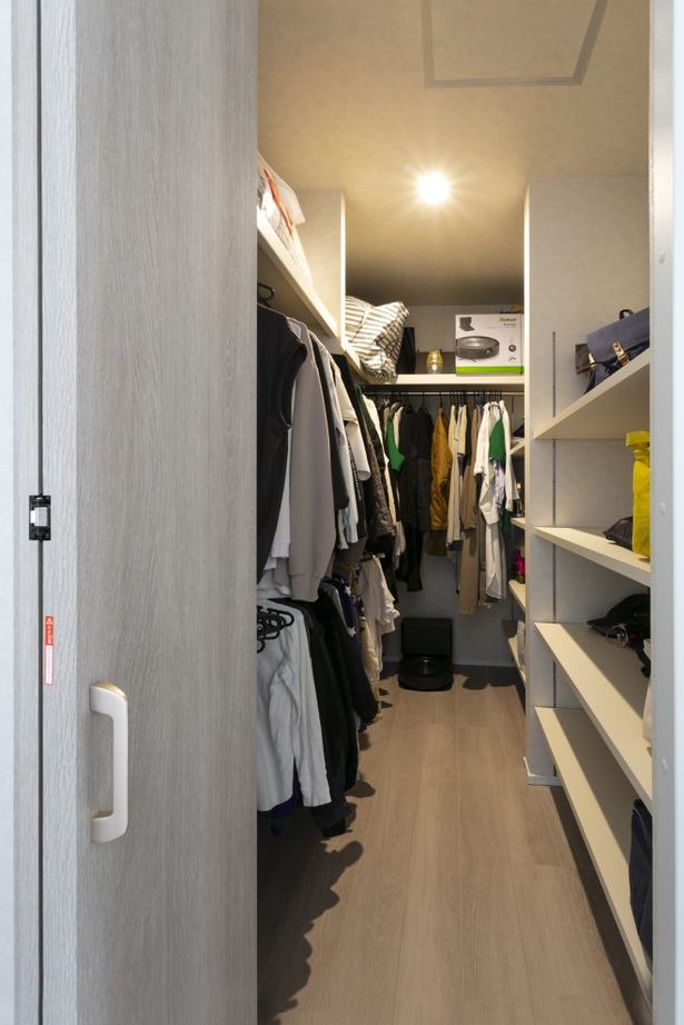 NEOデザインホーム 【バイクガレージ/収納充実】シンプルな中に個性が光る、バイクガレージのある家の建築実例画像10