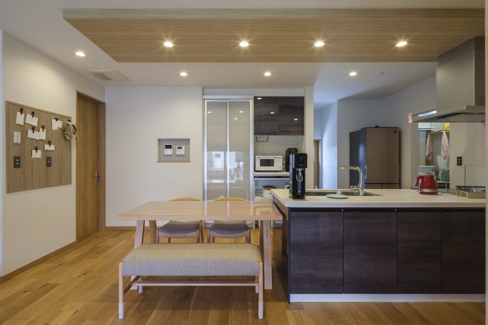 NEOデザインホーム 【平屋/土間/家事ラク】家と庭をつなぐ 土間のある平屋の家の建築実例画像3