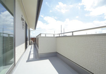 岡本住建 【2000万円台/40坪/耐震住宅工法テクノストラクチャー】太陽光で家計にやさしく採光、通風、収納たっぷりの建築実例画像6