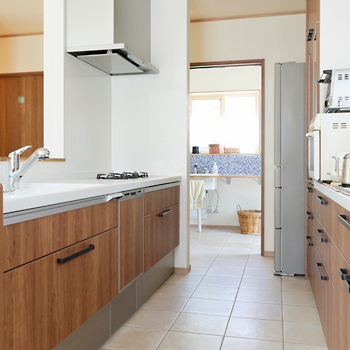 岡本住建 【2000万円台/50坪台/間取り図】無垢材、タイル、薪ストーブ…自然素材を生かし、耐震面でも安心な家の建築実例画像5