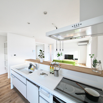 岡本住建 【2000万円台/30坪台/4LDK/間取り図】大収納に大満足！家計にやさしい太陽光発電＋オール電化の住まいの建築実例画像3