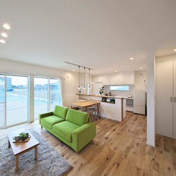 岡本住建 【2000万円台/30坪台/4LDK/間取り図】大収納に大満足！家計にやさしい太陽光発電＋オール電化の住まいの建築実例画像6