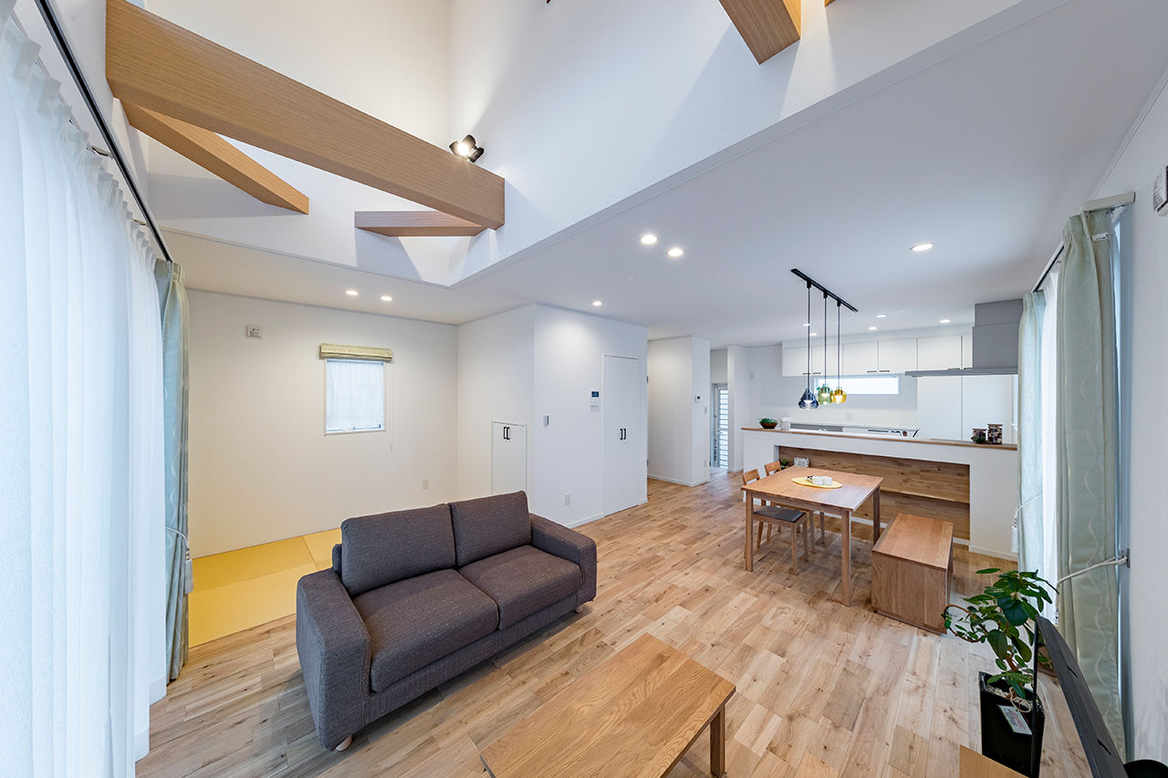 岡本住建 【2000万円台/3LDK/30坪台】子育て世代の家。土間＋大収納で子ども2人分の収納スペースを確保した間取りの建築実例画像2