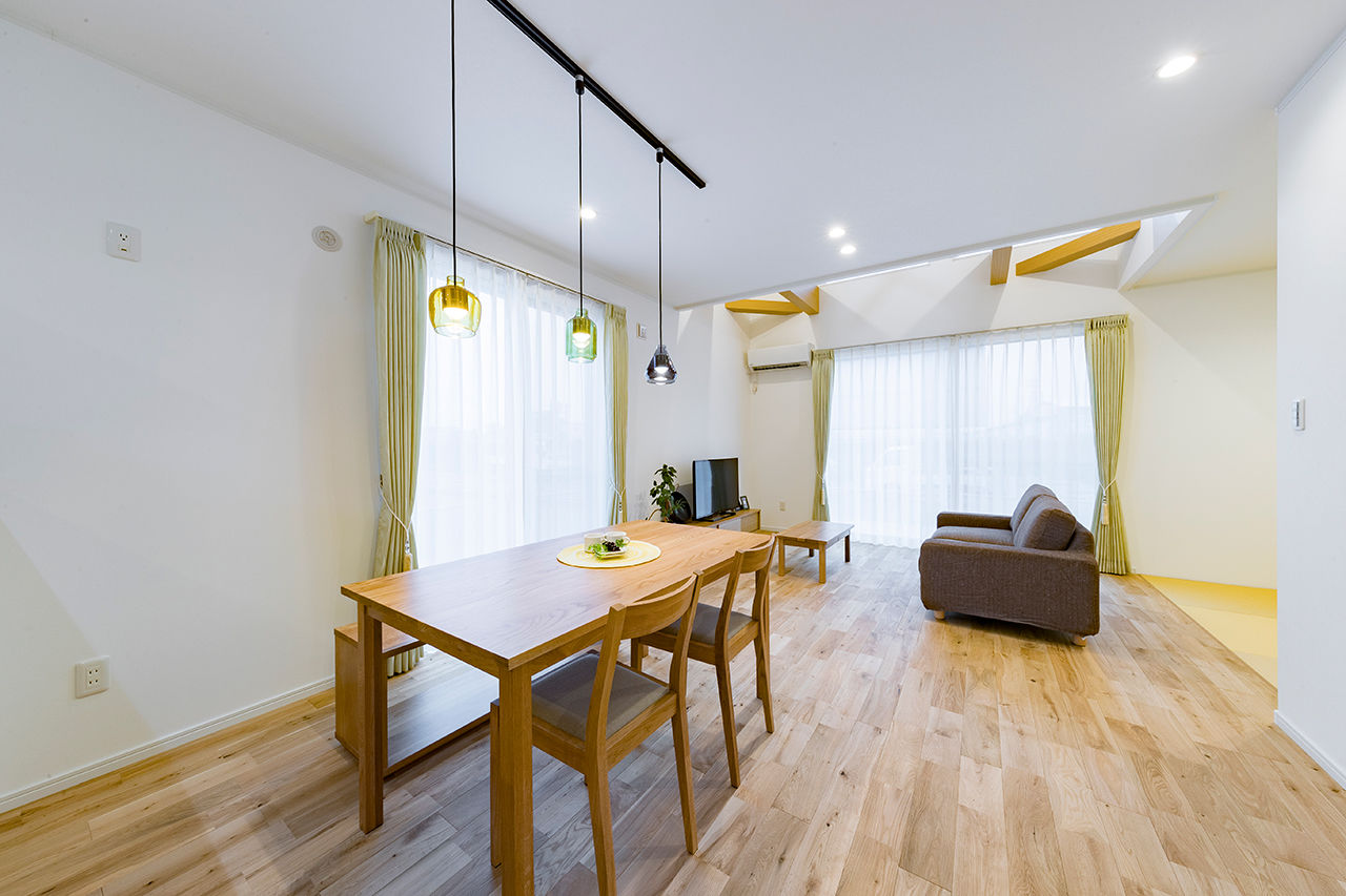 岡本住建 【2000万円台/3LDK/30坪台】子育て世代の家。土間＋大収納で子ども2人分の収納スペースを確保した間取りの建築実例画像3