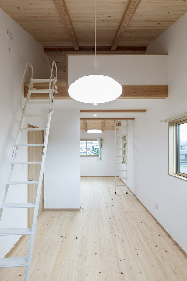 岡本住建 【4LDK/自然素材】ヒノキの香りが漂う、広々20.5帖のLDKと吹き抜けで開放的な住まいの建築実例画像7