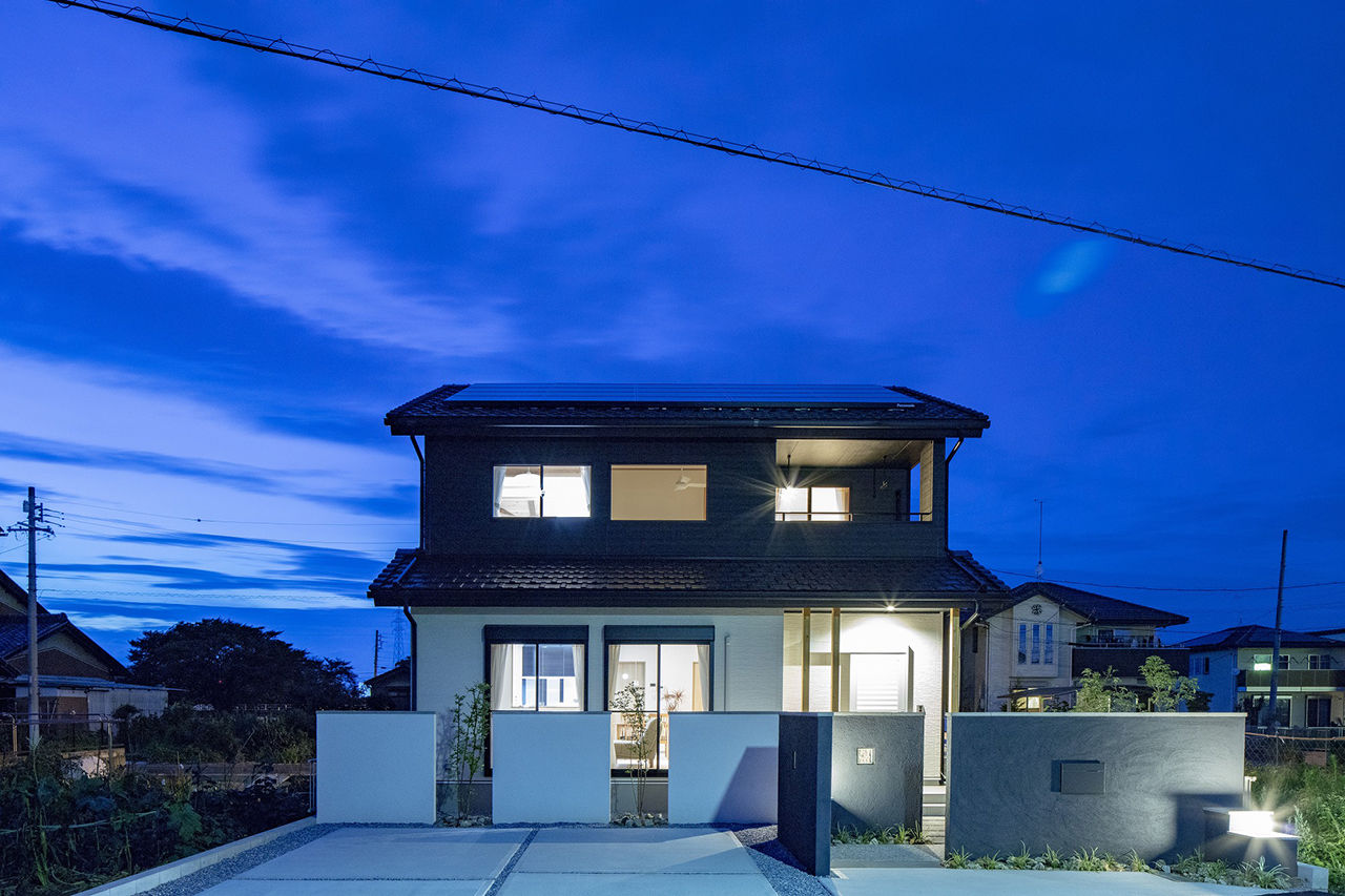 岡本住建 【4LDK/自然素材】ヒノキの香りが漂う、広々20.5帖のLDKと吹き抜けで開放的な住まいの建築実例画像10