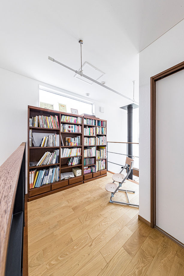 岡本住建 【4000万円～/50坪台/理想の間取り】広々LDKも心地よく、無垢材と漆喰にこだわった健やかな暮らしが叶う家の建築実例画像5