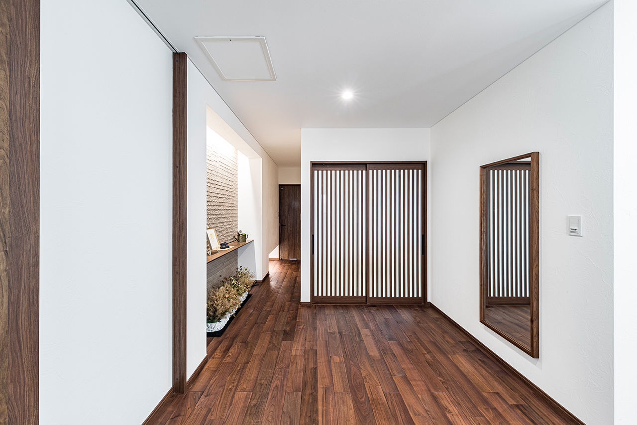 岡本住建 【4000万円～/50坪台/理想の間取り】広々LDKも心地よく、無垢材と漆喰にこだわった健やかな暮らしが叶う家の建築実例画像8