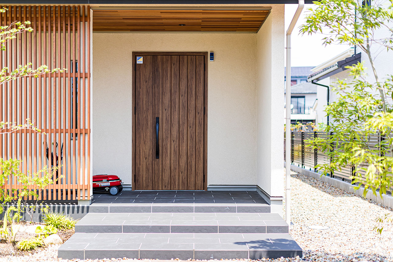 岡本住建 【4000万円～/50坪台/理想の間取り】広々LDKも心地よく、無垢材と漆喰にこだわった健やかな暮らしが叶う家の建築実例画像10