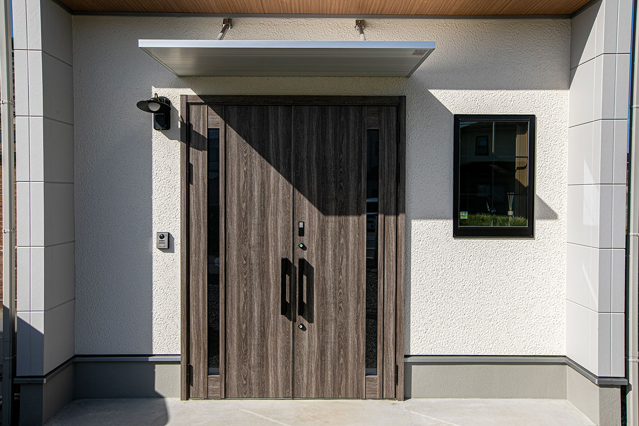 岡本住建 【価格1000万円台/2LDK/29坪台/間取り図】ガレージのように使える土間玄関。アイアン階段が映える男前な家の建築実例画像10