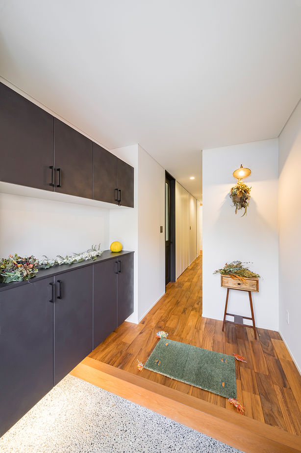 岡本住建 【2000万円台/3LDK/約40坪/吹き抜け】観葉植物が映える、自然素材たっぷりなヴィンテージスタイルの家の建築実例画像4