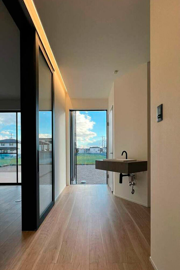 岡本住建 【2000万円台/平屋/L字型/20坪台/間取り図】建築家デザイン×高断熱。アーバンスタイルのおしゃれな平屋の建築実例画像10