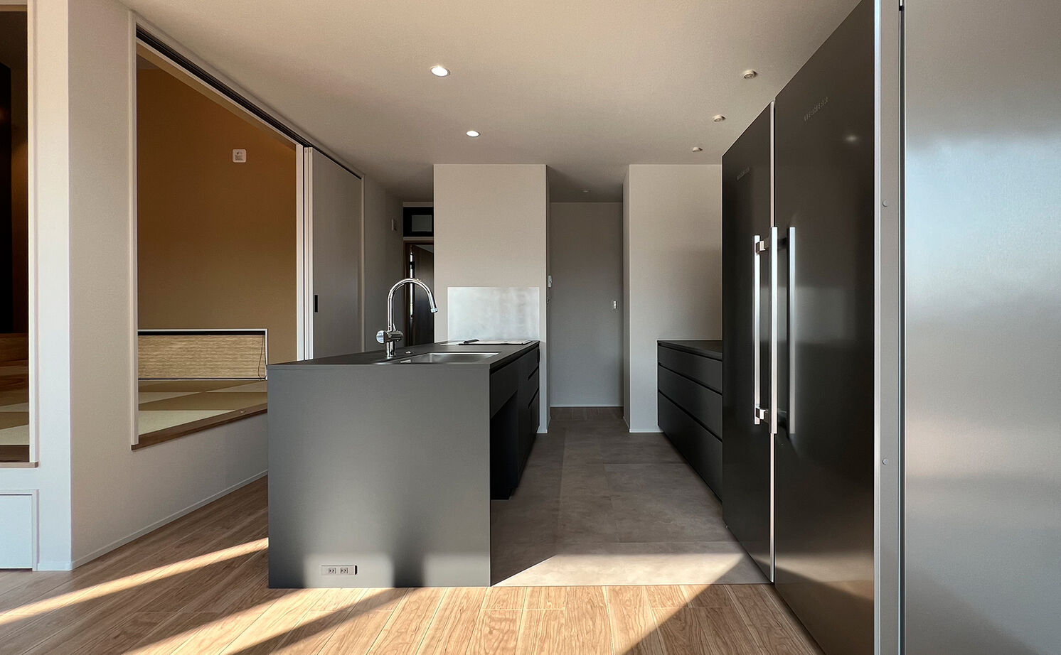 岡本住建 【2000万円台/平屋/L字型/20坪台/間取り図】建築家デザイン×高断熱。アーバンスタイルのおしゃれな平屋の建築実例画像16