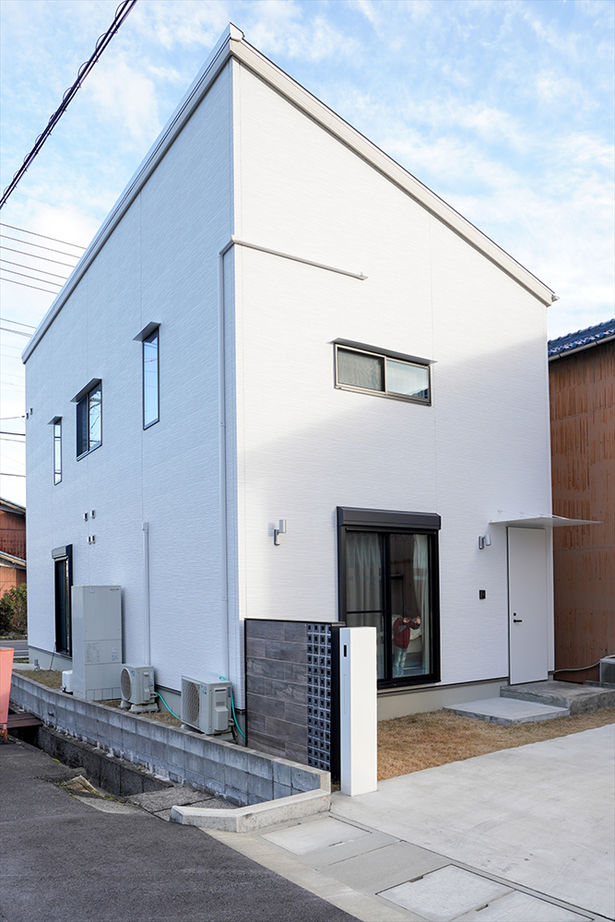 アサヒグローバルホーム 【1000万円台/間取り/30坪台/シンプル外観】「高性能だからこそ大胆なデザインも安心して採用できました」の建築実例画像19