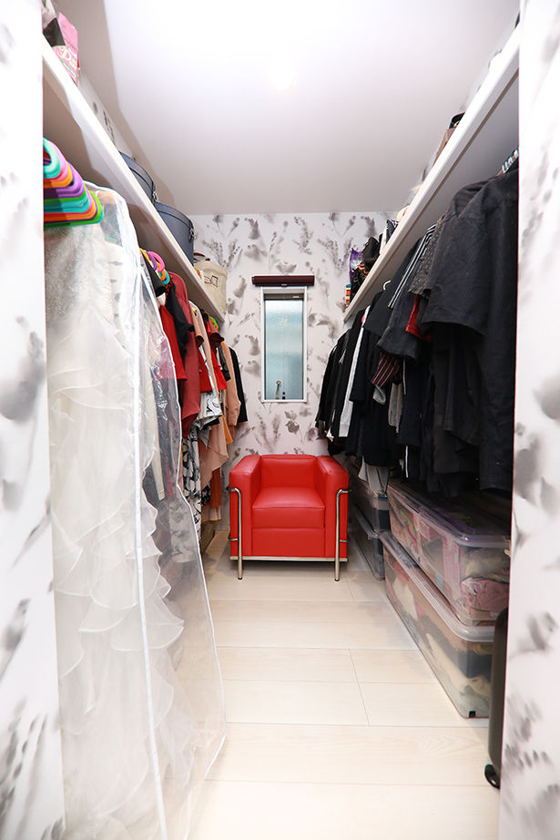 アサヒグローバルホーム 【2000万円台/間取り/ホテルライク】リビングから愛車を眺める、非日常を愉しむガレージハウスの建築実例画像16