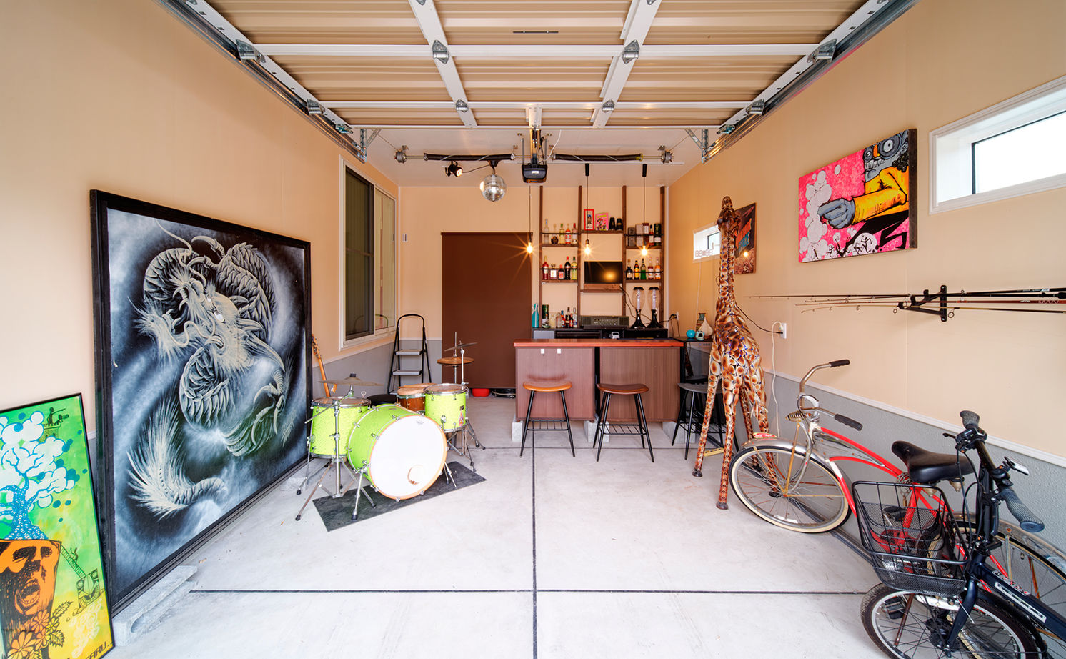 アサヒグローバルホーム 【1000万円台/間取り/約55坪/ガレージルーム】多趣味なパパのこだわり満載！BARとして楽しむガレージルームの建築実例画像2